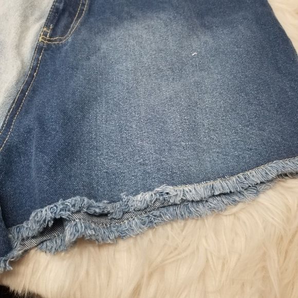 NWT. NASTY GAL SZ 10. HIGH RISE FACTORY CUTOFFS - Picture 7 of 16